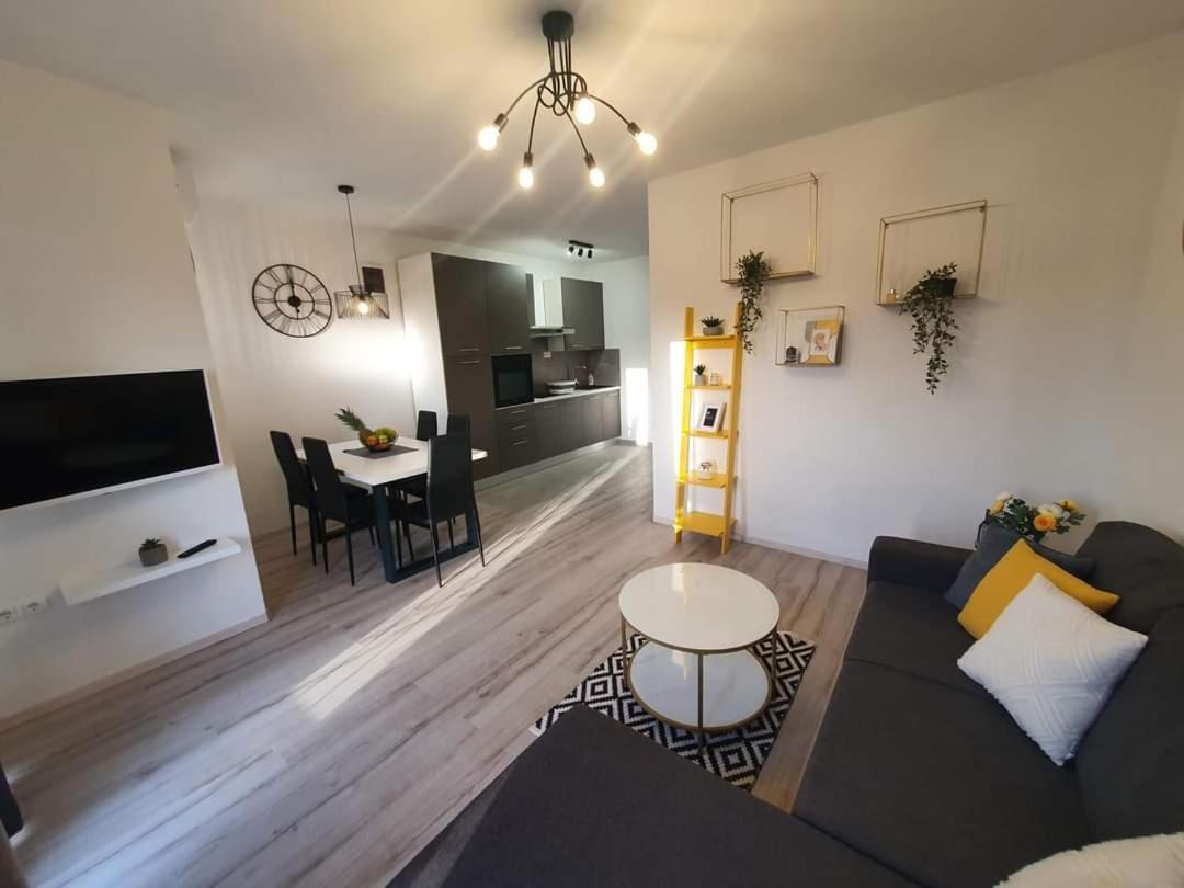 Apartments Mena 비빈제 외부 사진
